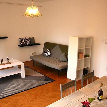 Castle Stallion Apartment บูดาเปสต์ ภายนอก รูปภาพ