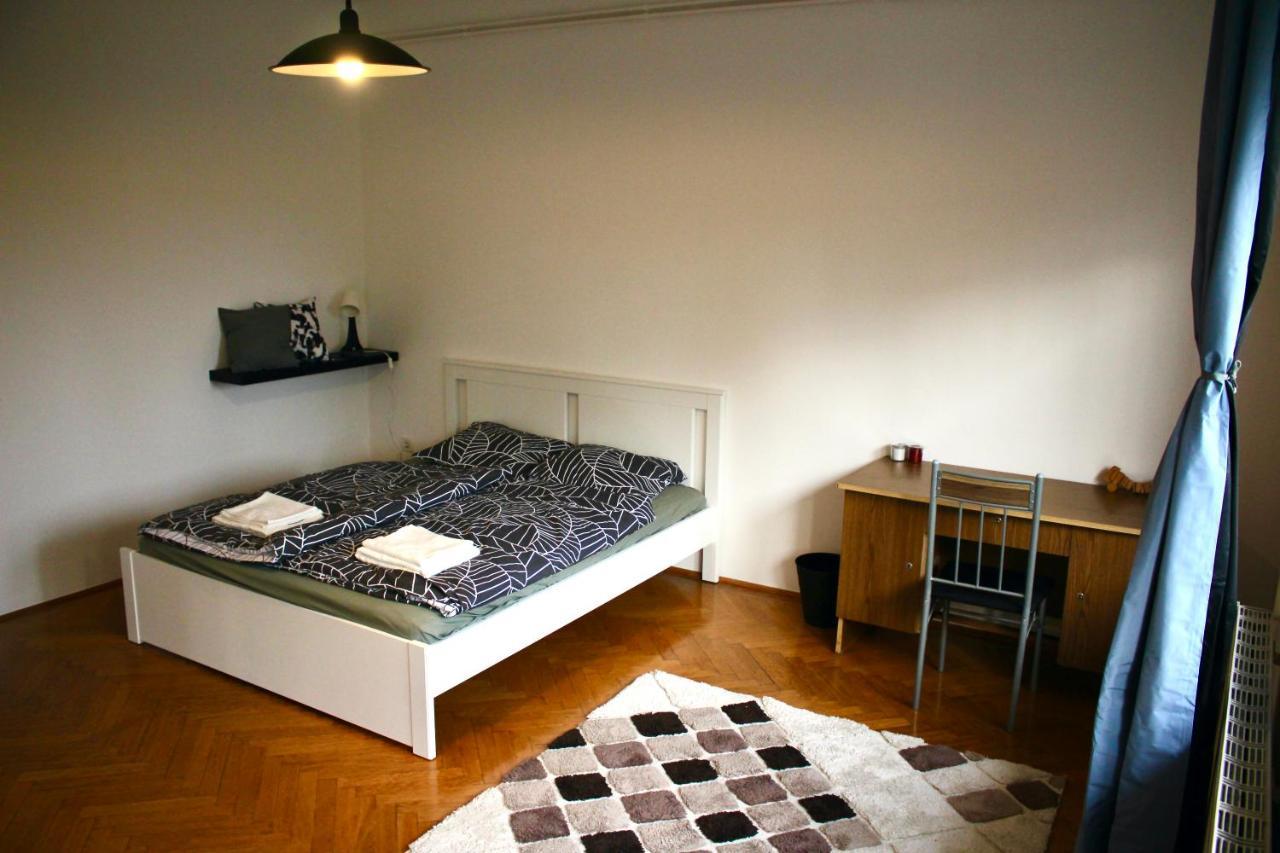 Castle Stallion Apartment บูดาเปสต์ ภายนอก รูปภาพ