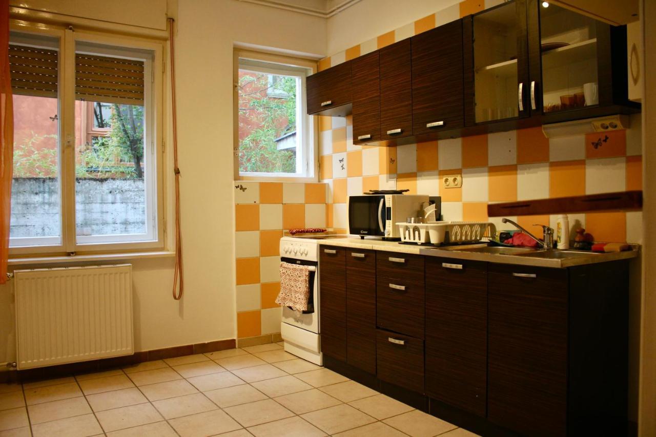Castle Stallion Apartment บูดาเปสต์ ภายนอก รูปภาพ