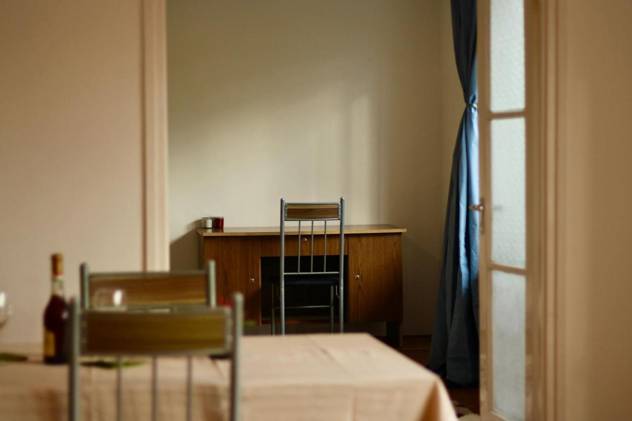 Castle Stallion Apartment บูดาเปสต์ ภายนอก รูปภาพ
